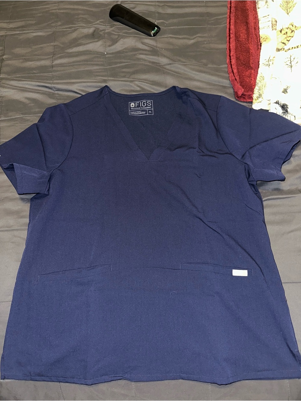 Figs Menās Navy V-Neck Scrub Top